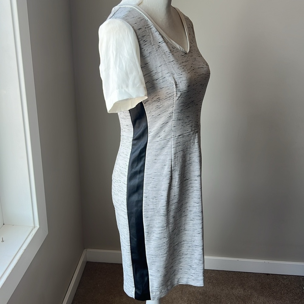 Dynamite V-Neck Dress - Picture 5 of 12
